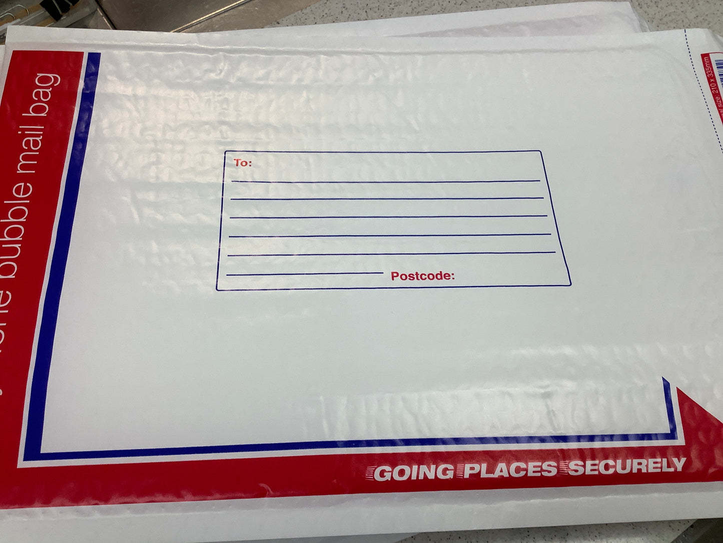 Polythene bubble wrap mail bag
