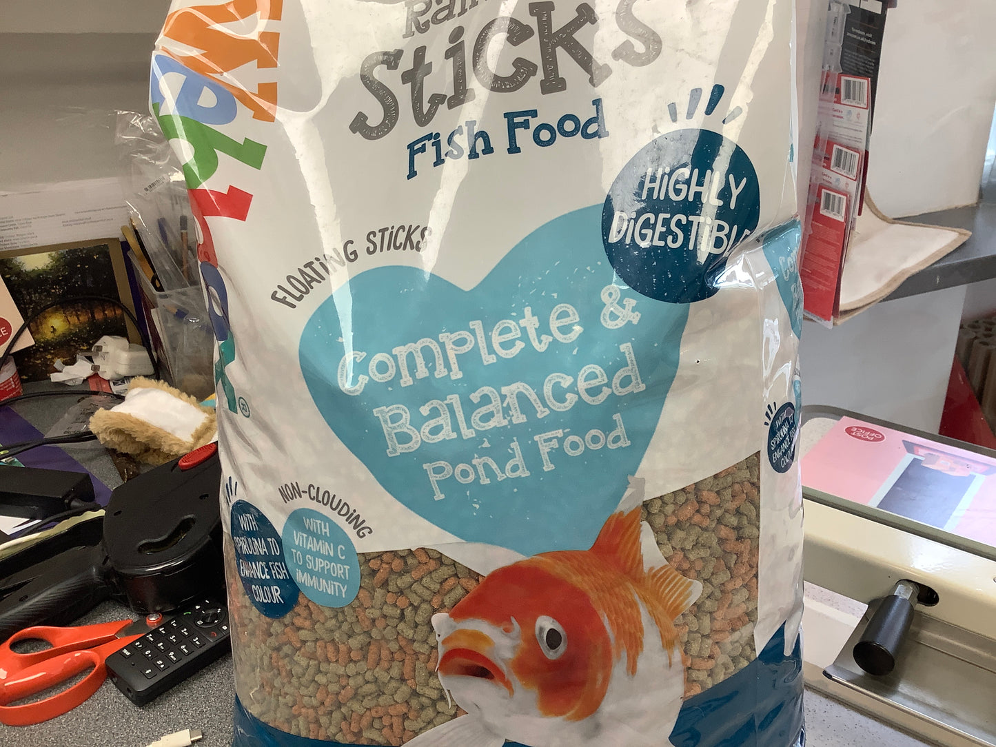 Webbox rainbow sticks fish food 5kg